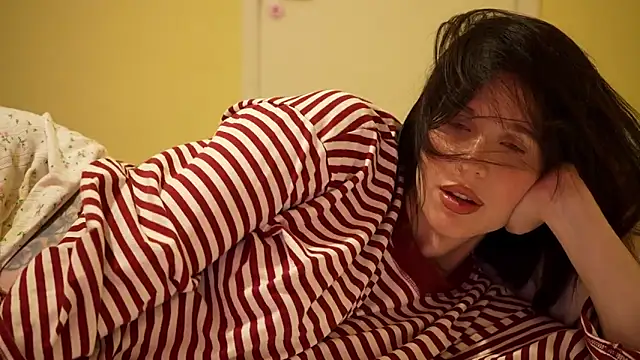 ellaa91 online show from 05/14/26, 06:16