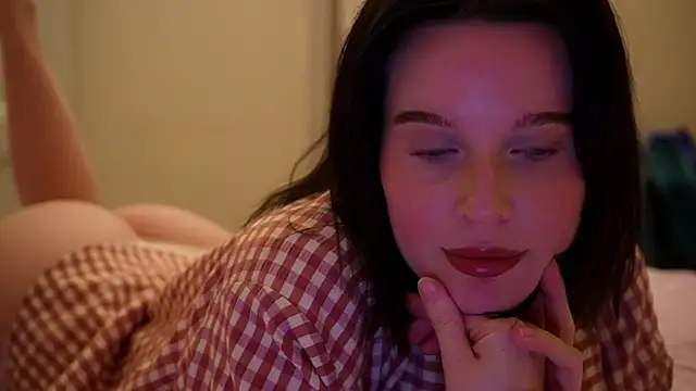 Snapshot of ellaa91 chatting on 03/25/26, 06:29 ellaa91 online show from 03/25/26, 06:29