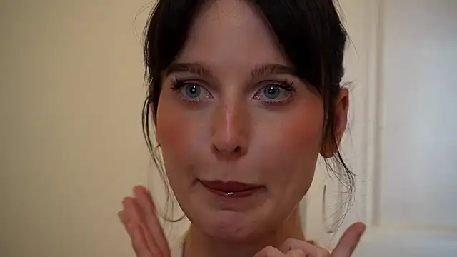 ellaa91 online show from 12/02/25, 12:29