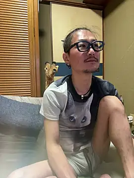 Snapshot of uta002418 chatting on 06/05/26, 02:12 uta002418 online show from 06/05/26, 02:12