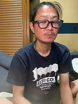 Snapshot of uta002418 chatting on 06/23/26, 02:15 uta002418 online show from 06/23/26, 02:15