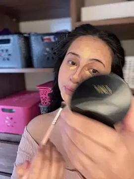 Snapshot of Sophi_dee1 chatting on 11/05/25, 08:12 Sophi dee1 online show from 11/05/25, 08:12