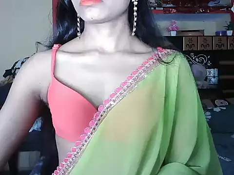 Snapshot of ROSE_GOLDE chatting on 10/07/25, 03:13 ROSE GOLDE online show from 10/07/25, 03:13