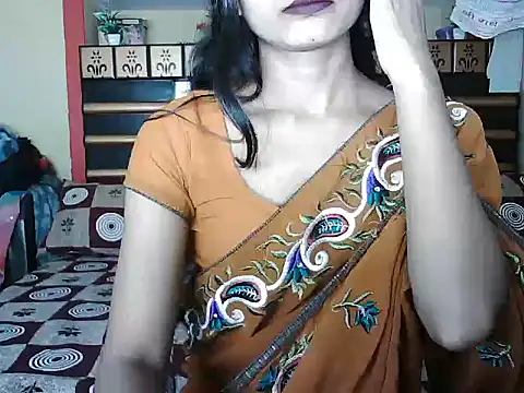 Snapshot of ROSE_GOLDE chatting on 10/02/25, 02:20 ROSE GOLDE online show from 10/02/25, 02:20