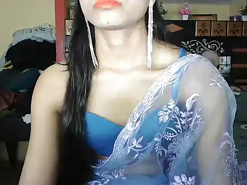 Snapshot of ROSE_GOLDE chatting on 10/06/25, 05:46 ROSE GOLDE online show from 10/06/25, 05:46