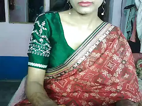 Snapshot of ROSE_GOLDE chatting on 10/12/25, 03:35 ROSE GOLDE online show from 10/12/25, 03:35
