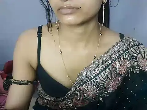 ROSE GOLDE online show from 11/29/25, 03:23