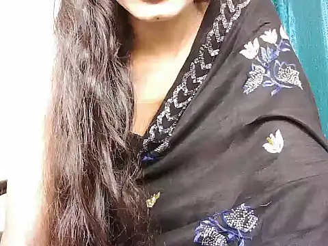 Snapshot of ROSE_GOLDE chatting on 09/14/25, 05:02 ROSE GOLDE online show from 09/14/25, 05:02