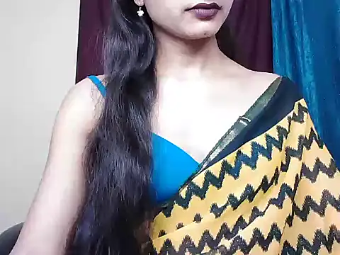 Snapshot of ROSE_GOLDE chatting on 09/17/25, 03:14 ROSE GOLDE online show from 09/17/25, 03:14