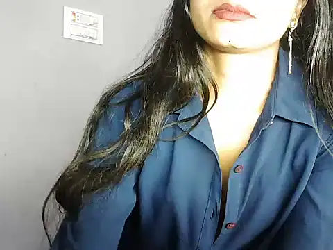 ROSE GOLDE online show from 12/22/25, 07:08