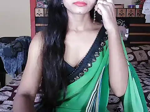 Snapshot of ROSE_GOLDE chatting on 09/30/25, 02:56 ROSE GOLDE online show from 09/30/25, 02:56