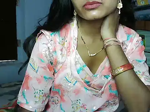 ROSE GOLDE online show from 06/16/26, 10:37