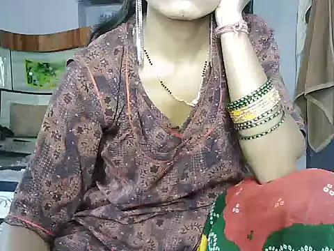 ROSE GOLDE online show from 06/19/26, 06:52