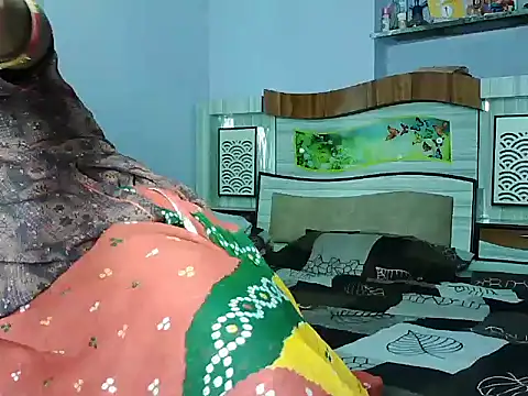 ROSE GOLDE online show from 06/10/26, 02:51