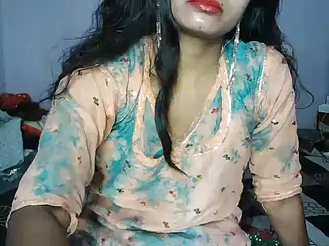 ROSE GOLDE online show from 05/24/26, 05:07