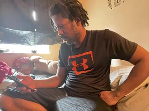 viceutk1 online show from 02/23/26, 04:40