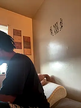 viceutk1 online show from 10/18/25, 11:56