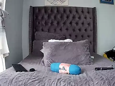 CouplesX96xx online show from 12/16/25, 09:57