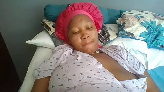 Snapshot of CouplesX96xx chatting on 04/06/26, 09:32 CouplesX96xx online show from 04/06/26, 09:32