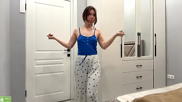 Wow Akemi online show from 11/02/25, 08:19