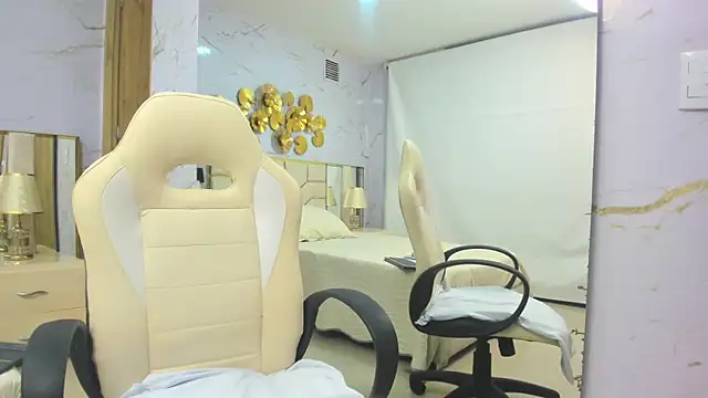 BabyAngel18  online show from 10/30/25, 03:16