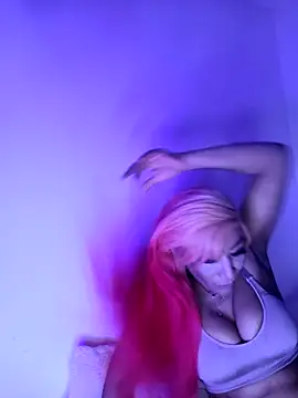 Snapshot of iamlalamilano chatting on 02/20/26, 05:26 iamlalamilano online show from 02/20/26, 05:26