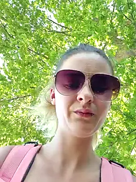 Melly4You online show from 05/25/26, 01:32