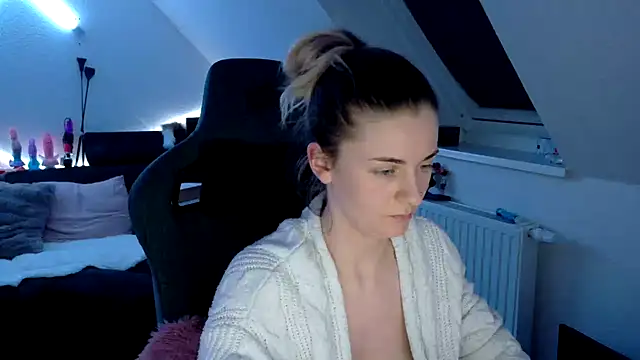 Melly4You online show from 04/16/26, 10:34