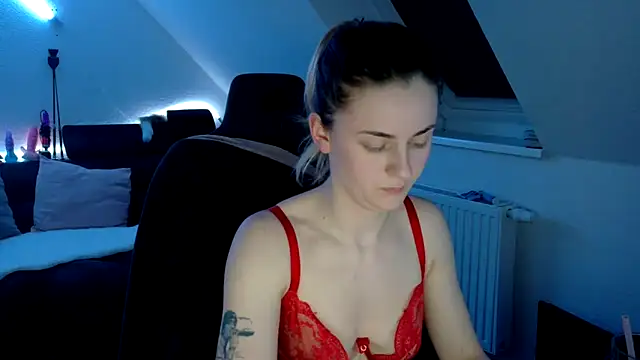 Melly4You online show from 04/08/26, 10:11