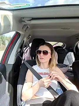 Melly4You online show from 04/05/26, 11:50