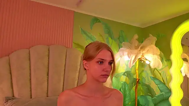 Snapshot of 4example_Chloe chatting on 06/08/26, 05:41 4example Chloe online show from 06/08/26, 05:41
