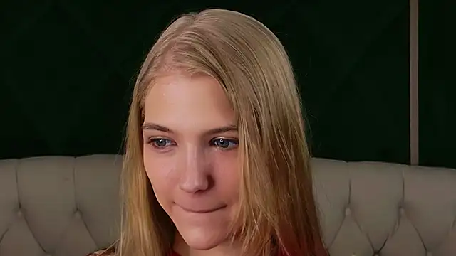 4example Chloe online show from 04/06/26, 05:30