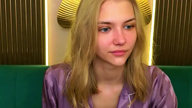 Snapshot of 4example_Chloe chatting on 06/07/26, 05:34 4example Chloe online show from 06/07/26, 05:34
