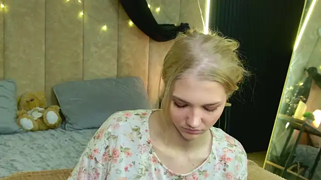 4example Chloe online show from 05/16/26, 05:28