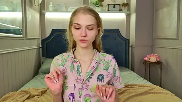 4example Chloe online show from 03/15/26, 10:22