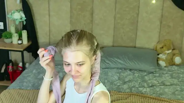 4example Chloe online show from 05/08/26, 05:33