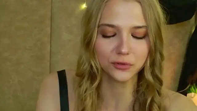 4example Chloe online show from 05/11/26, 02:56