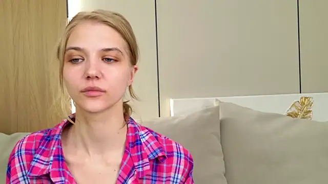 4example Chloe online show from 05/06/26, 05:33