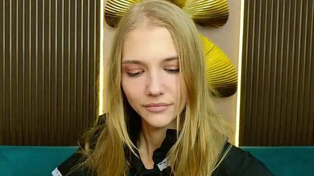 4example Chloe online show from 03/05/26, 03:30