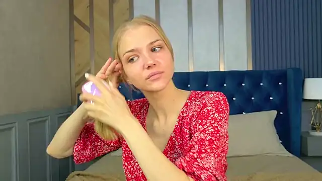 4example Chloe online show from 05/20/26, 05:37
