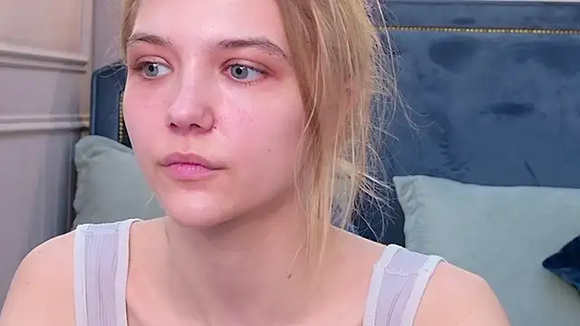4example Chloe online show from 05/10/26, 05:44