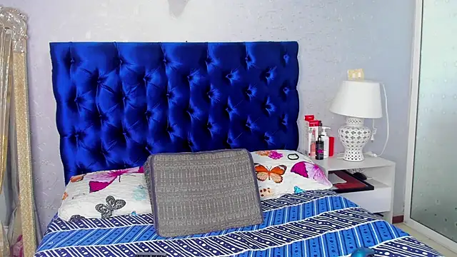 TANISHA HILL online show from 10/07/25, 07:37