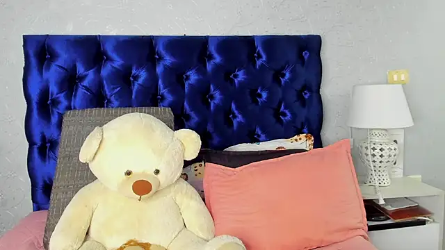 TANISHA HILL online show from 11/05/25, 07:39