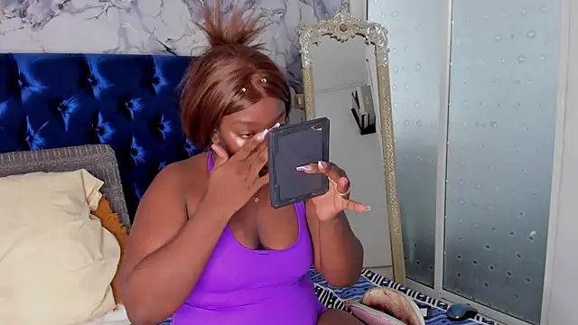 TANISHA HILL online show from 12/03/25, 07:35