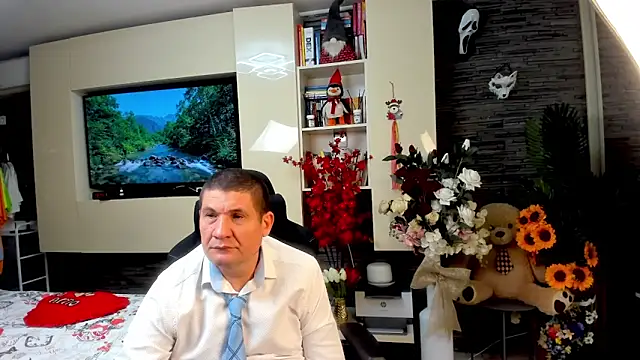 SpartacusDaddy48 online show from 05/19/26, 08:27