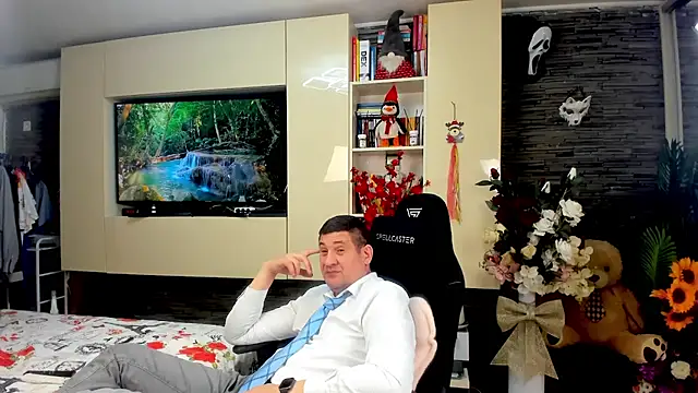 SpartacusDaddy48 online show from 04/15/26, 11:27