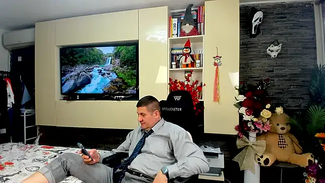 SpartacusDaddy48 online show from 04/08/26, 08:32