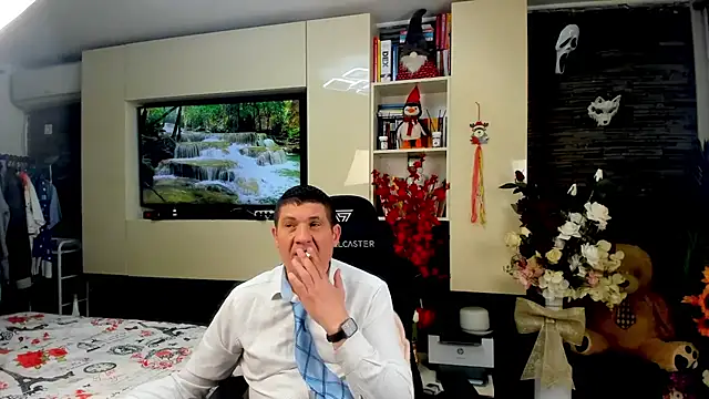 SpartacusDaddy48 online show from 04/18/26, 05:48