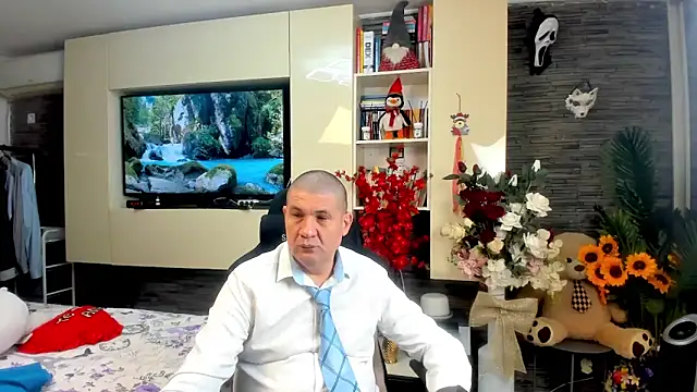 SpartacusDaddy48 online show from 05/01/26, 11:15