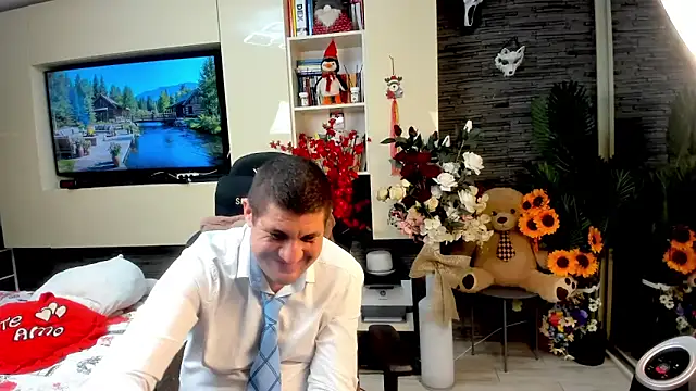 SpartacusDaddy48 online show from 05/25/26, 08:29